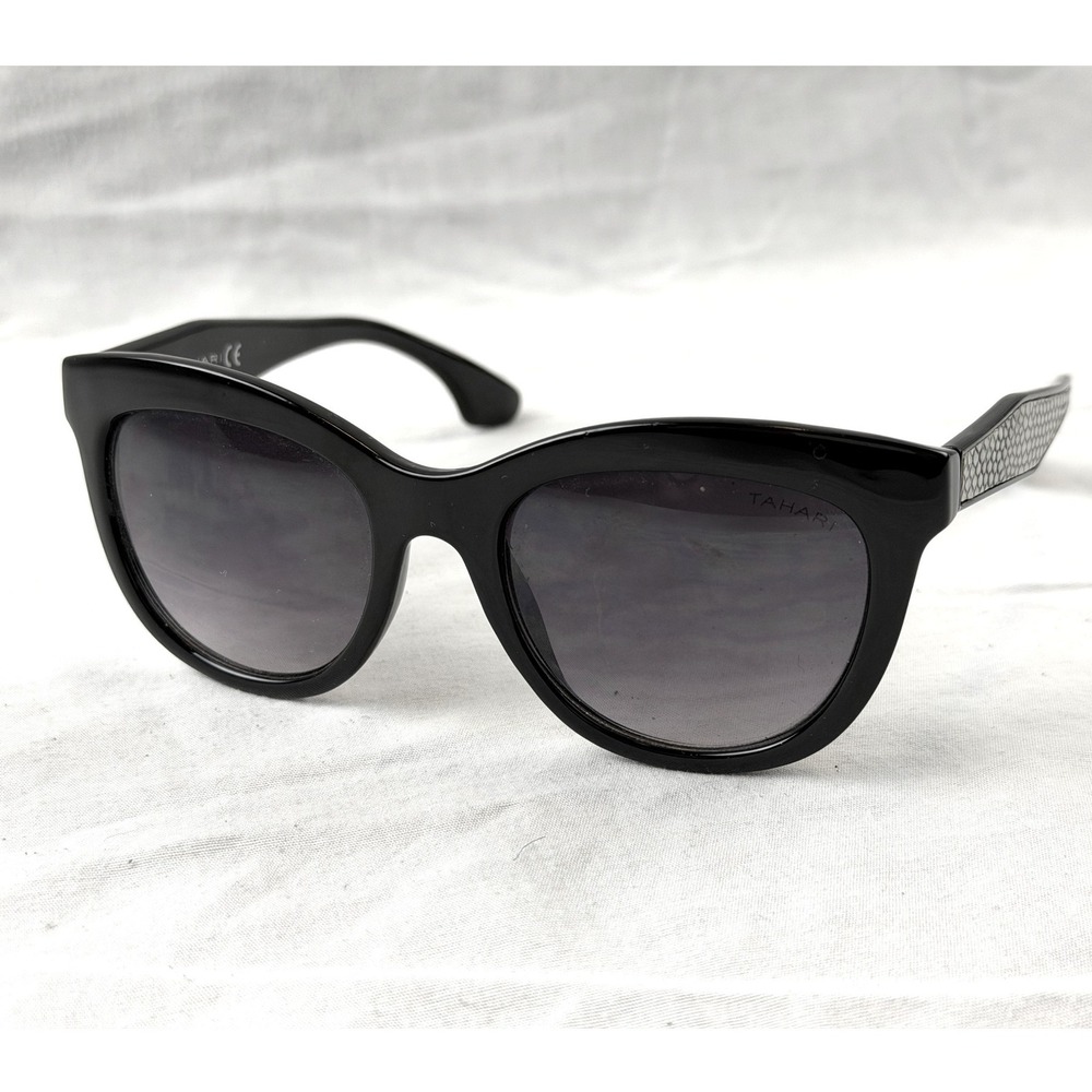 Tahari Womens Black Cat Eye Sunglasses Grey Snakeskin Temple Excellent Condition